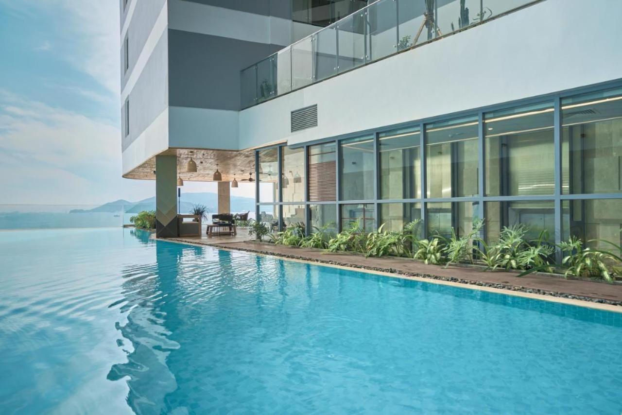 Panorama Lyn Beachfront Apartment 芽庄 外观 照片